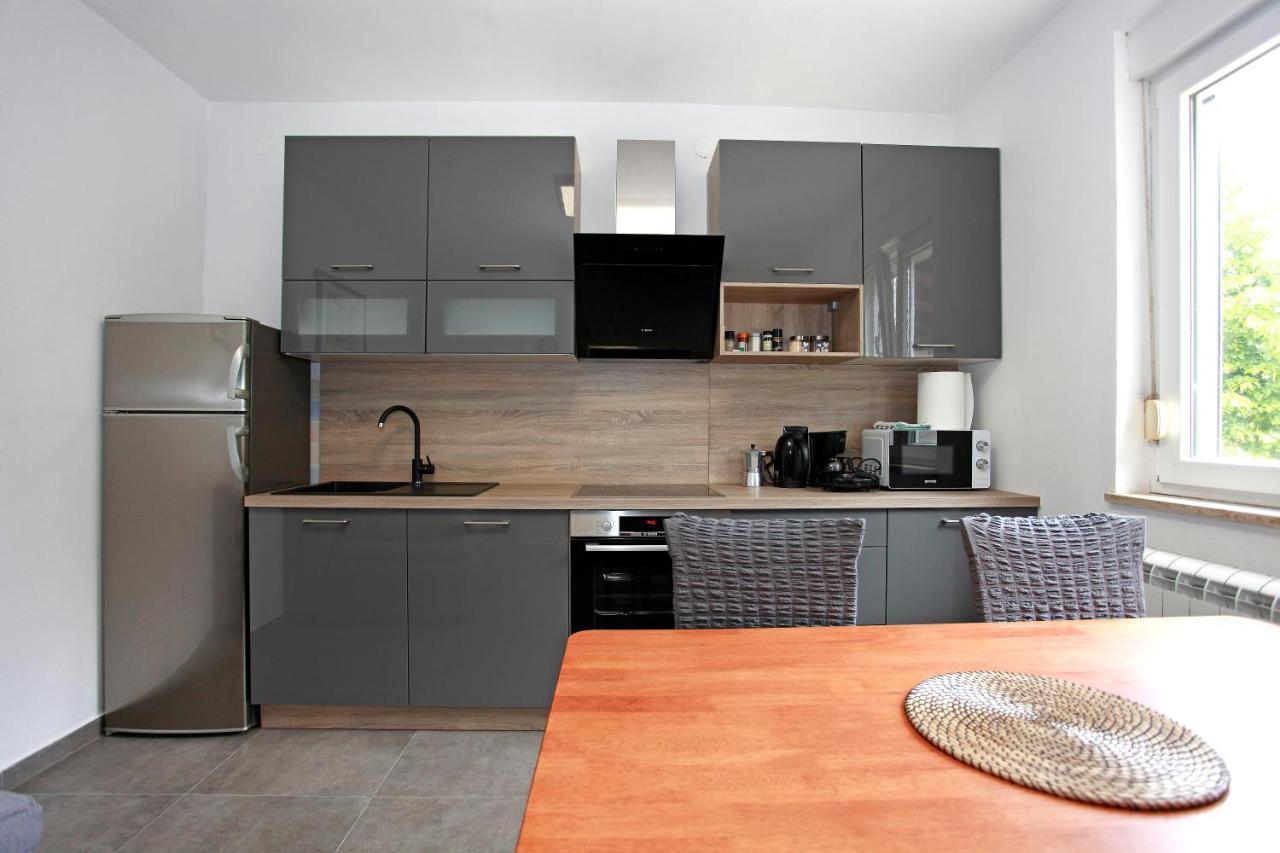 Ferienwohnung Viridis Pula Exterior foto